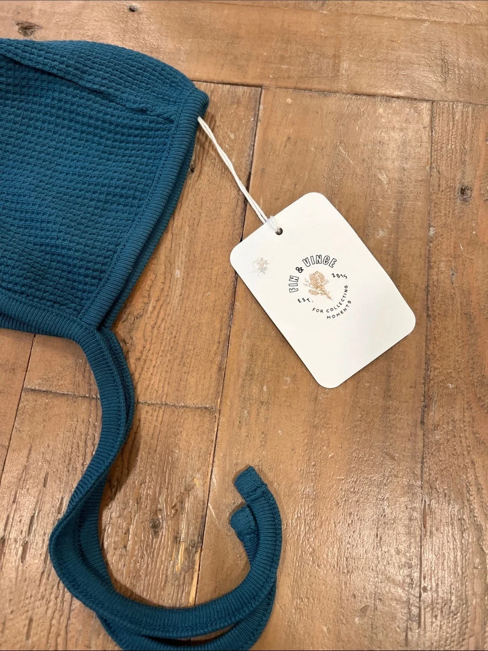 Fin & vince organic cotton waffle knit ocean blue bonnet 6-12 months nwt